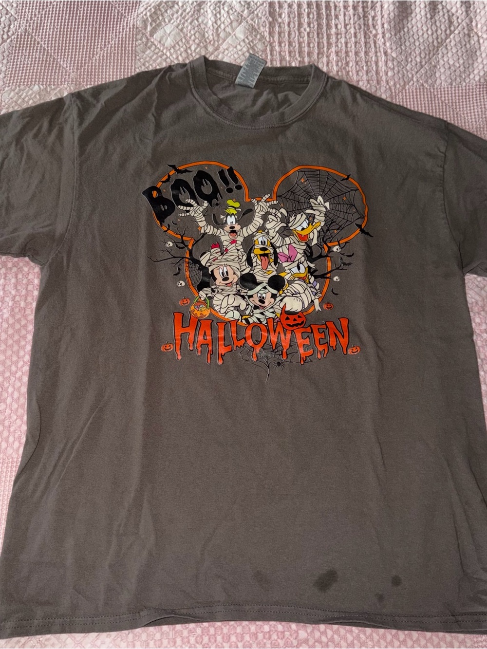 Gildan Disney Halloween shirt